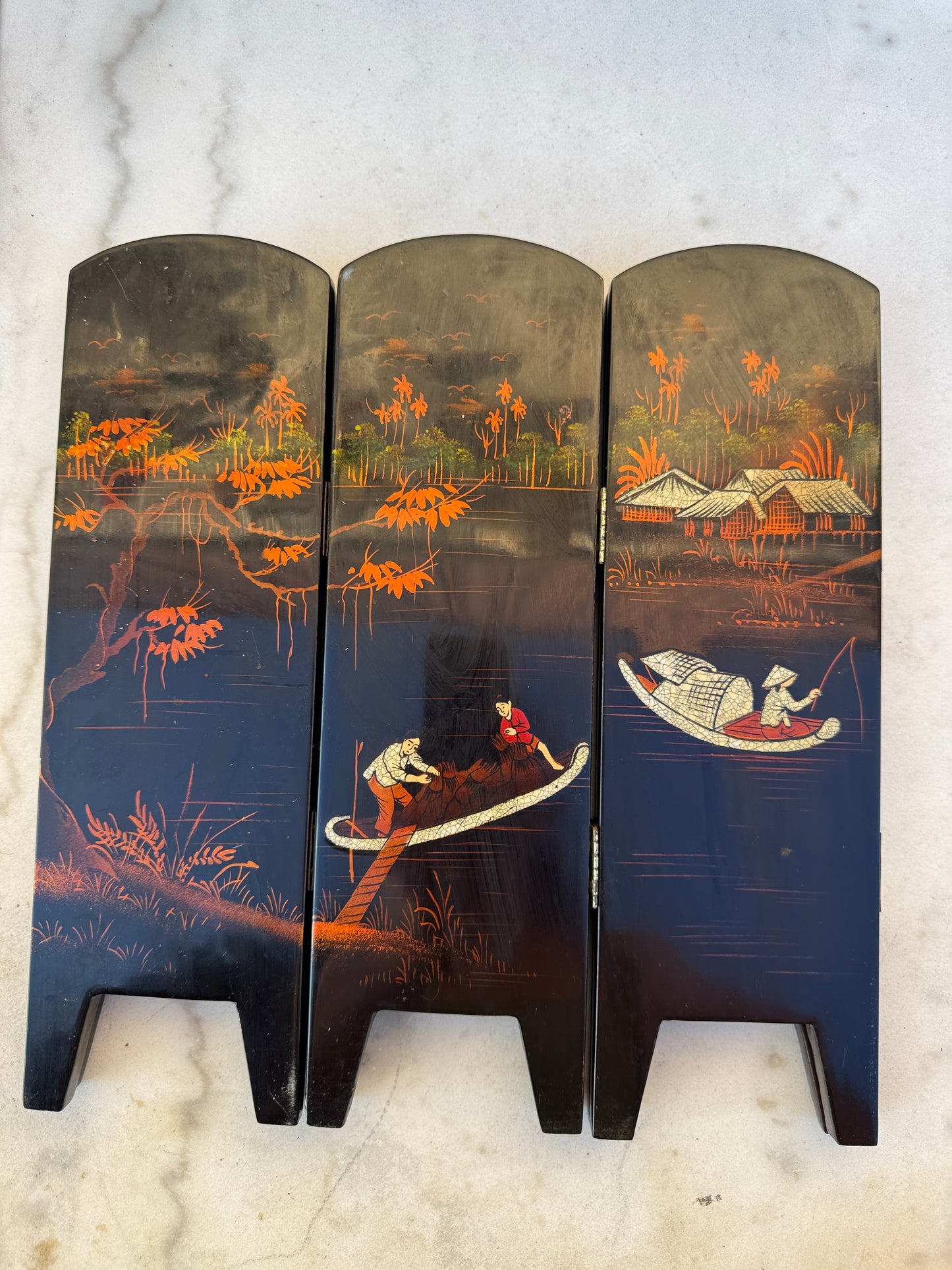 Vintage Vietnamese Lacquerware Folding Panel – Hand-Painted Double-Sided Screen