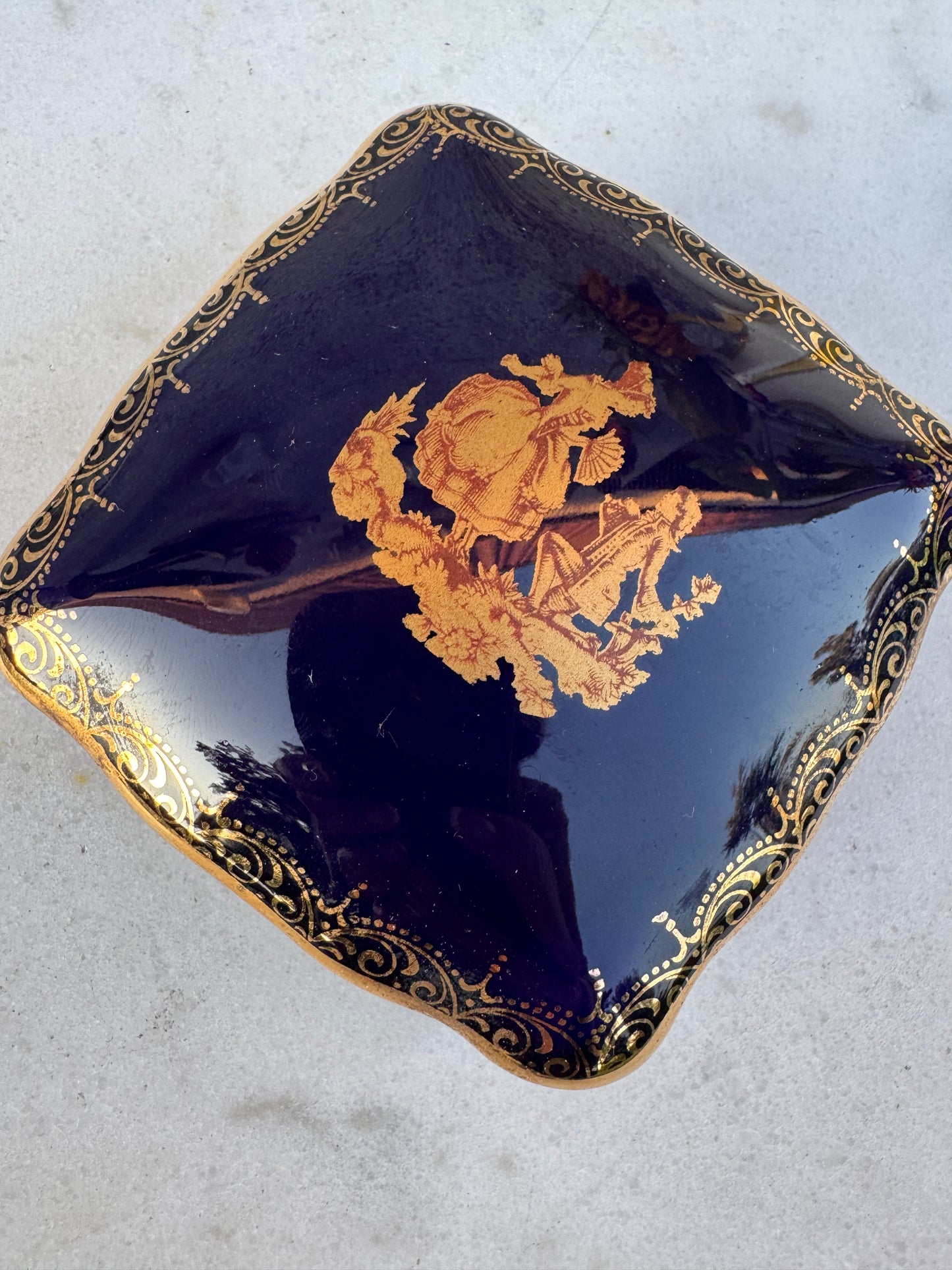 Limoges France Cobalt Blue Trinket Box – FM Label de Qualité – Rococo Gold – 10×10 cm