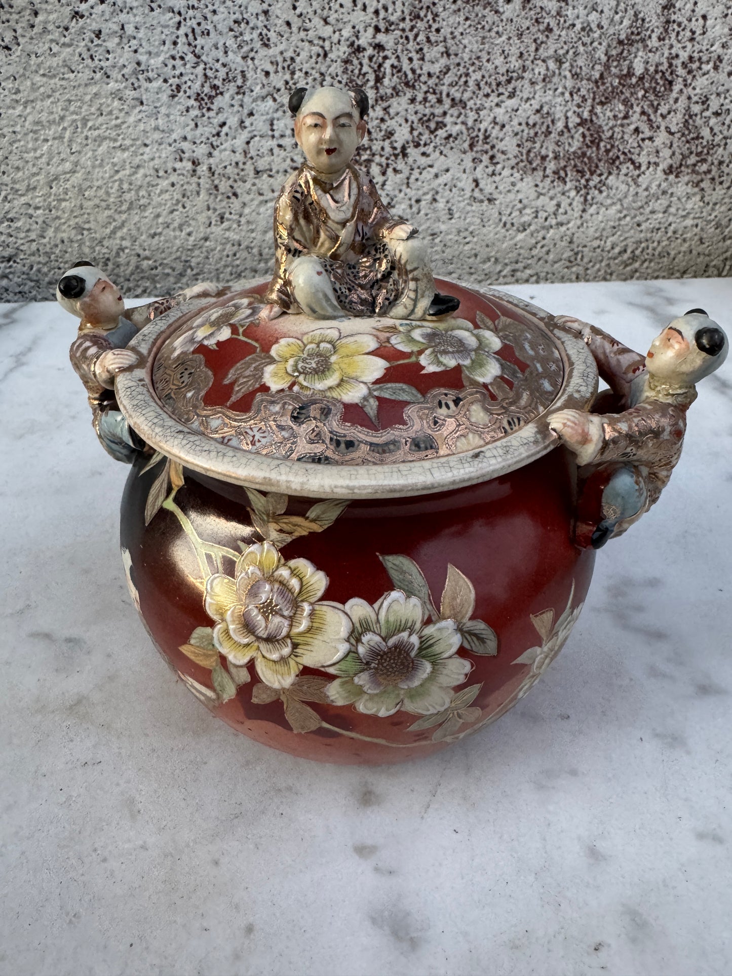 Vintage Japanese Moriage Lidded Jar – Figural Children – Hand-Painted Kutani Style Ceramic – 21 cm