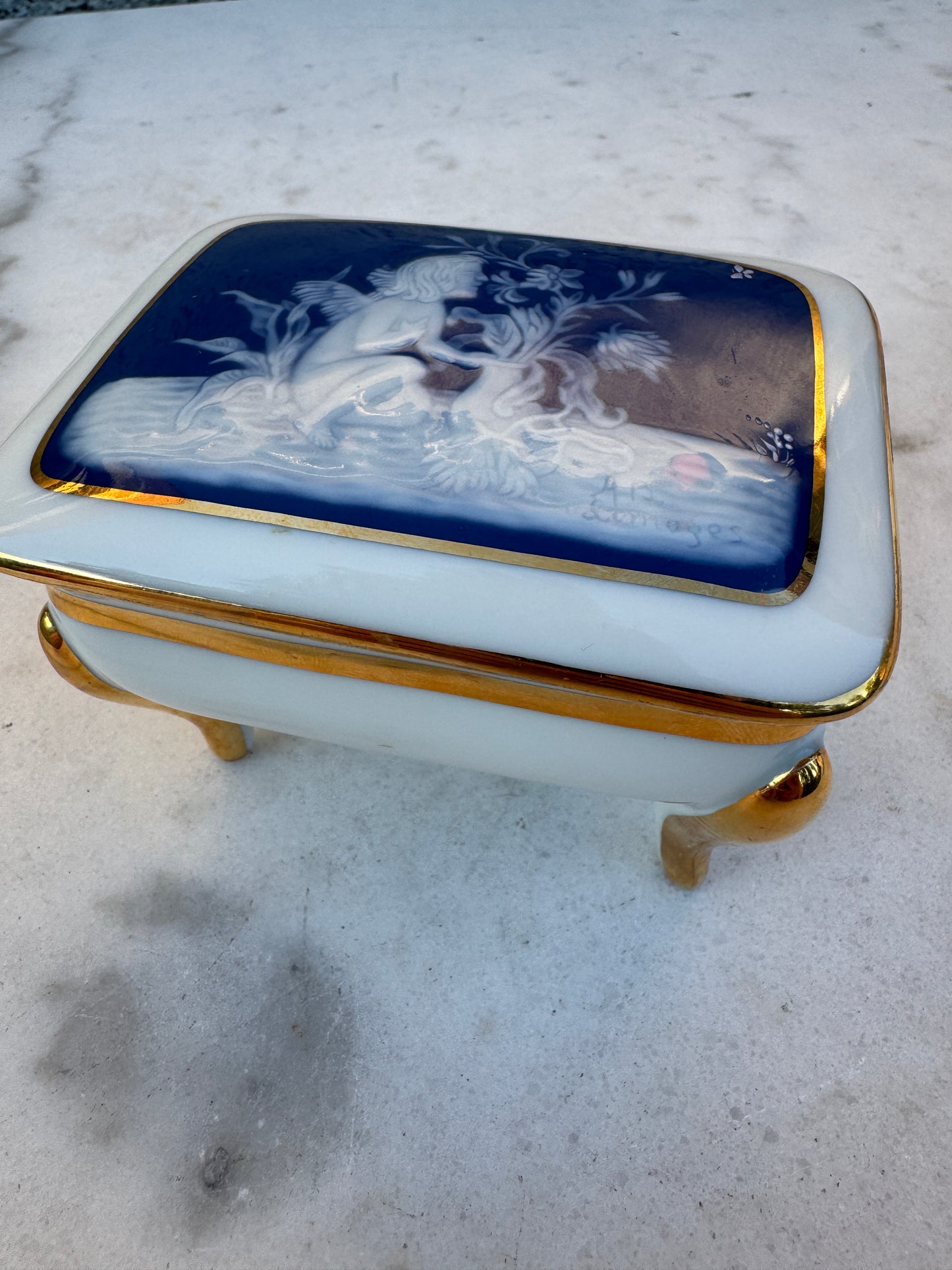 Vintage Limoges Porcelain Trinket Box – A.R. Limoges Hand-Painted, Cobalt Blue Cameo Angel, 'L'Art de Qualité' Mark, Gift from Chocolatier Aussière