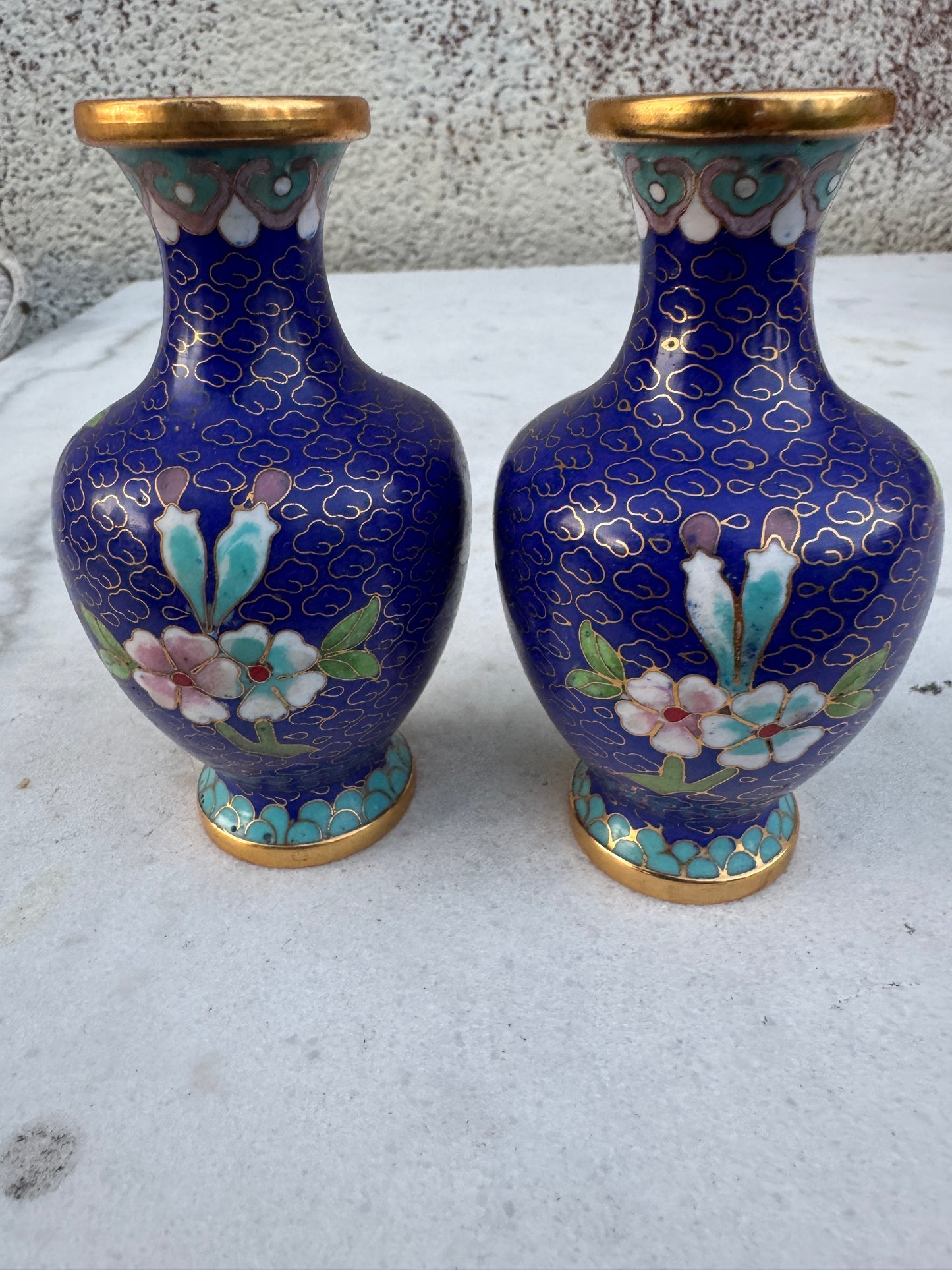 Pair of Vintage Chinese Cloisonné Vases – Floral Lotus Motif, Deep Blue Enamel, Handcrafted, 10 cm
