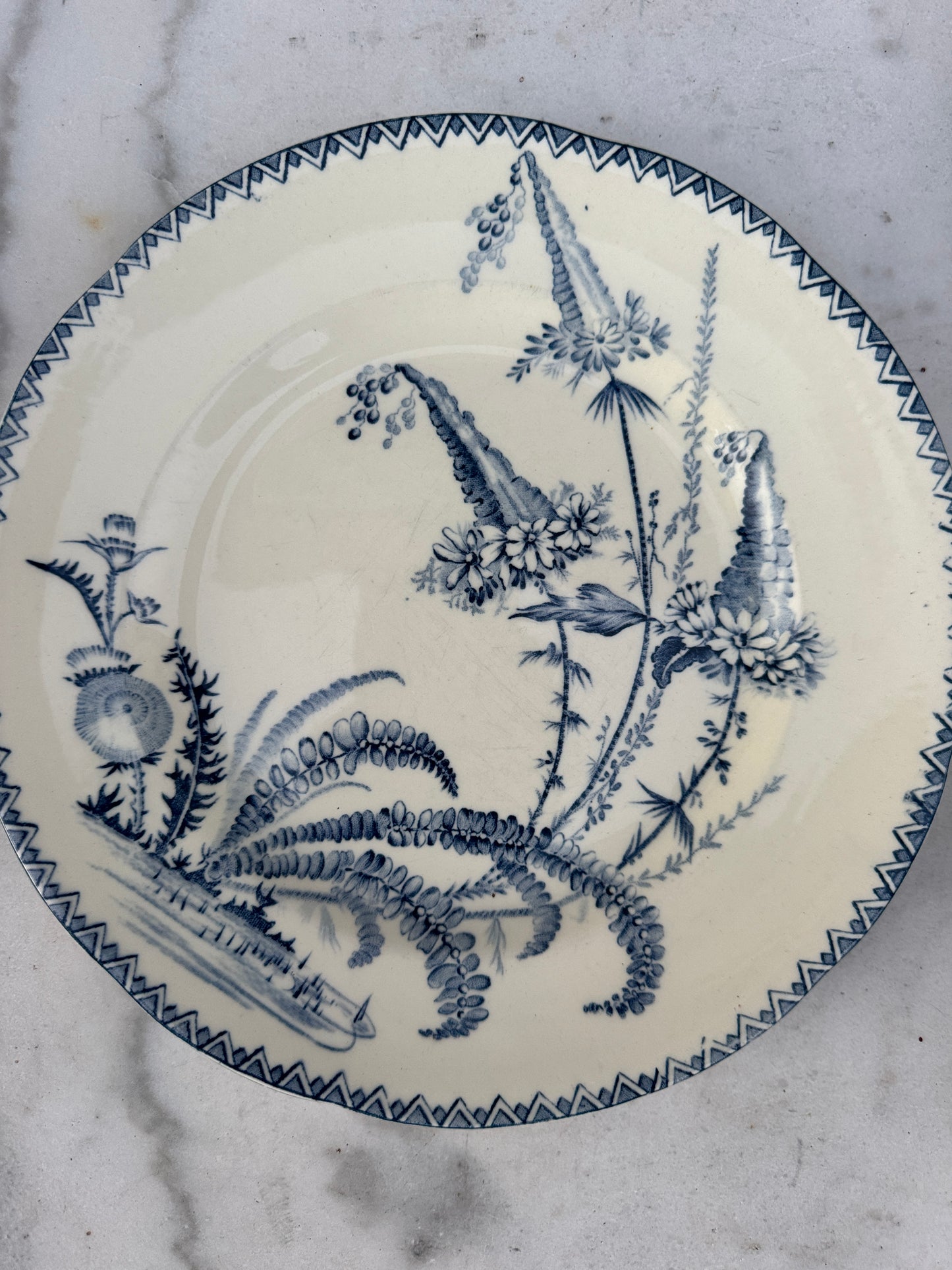 Antique French Terre de Fer Plate – “Indiana” Pattern – Blue & White Transferware – 24 cm – Late 19th Century