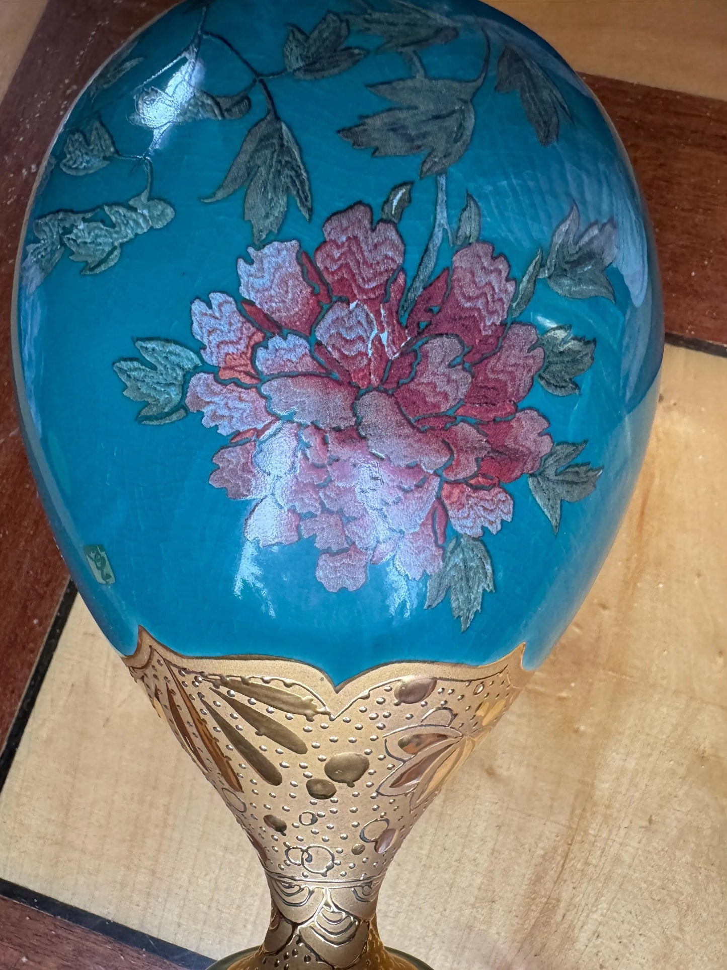 Rare TAI-HWA Vase – Underglaze Floral Painting & 24K Gold – Vintage Korean Art