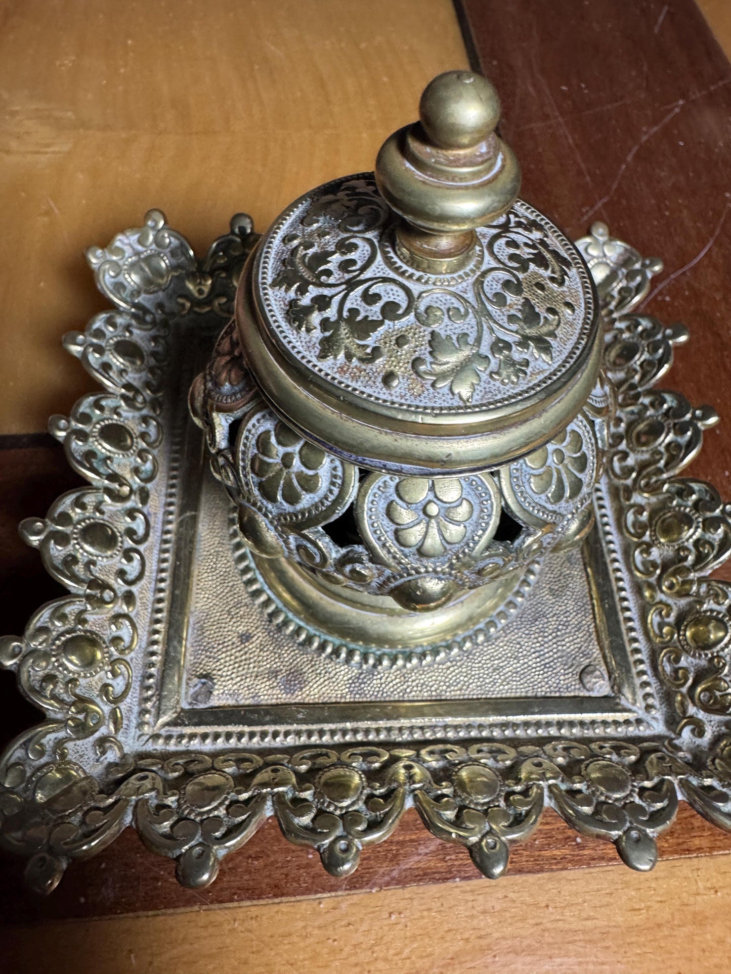 Antique Bronze Inkwell – Indo-Persian Design – Pierced Lid and Base – 19th Century – 12x12 cm