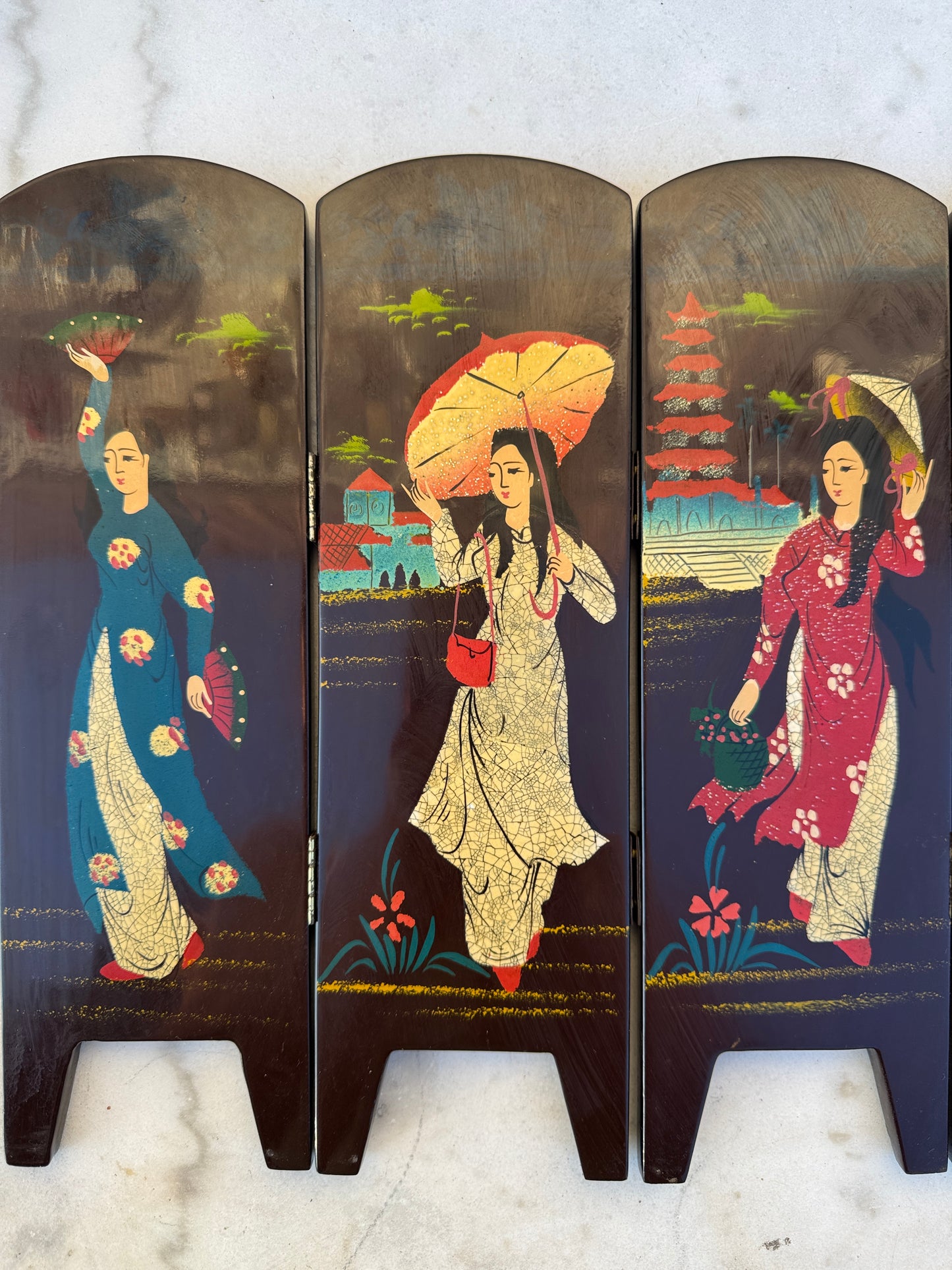 Vintage Vietnamese Lacquerware Folding Panel – Hand-Painted Double-Sided Screen