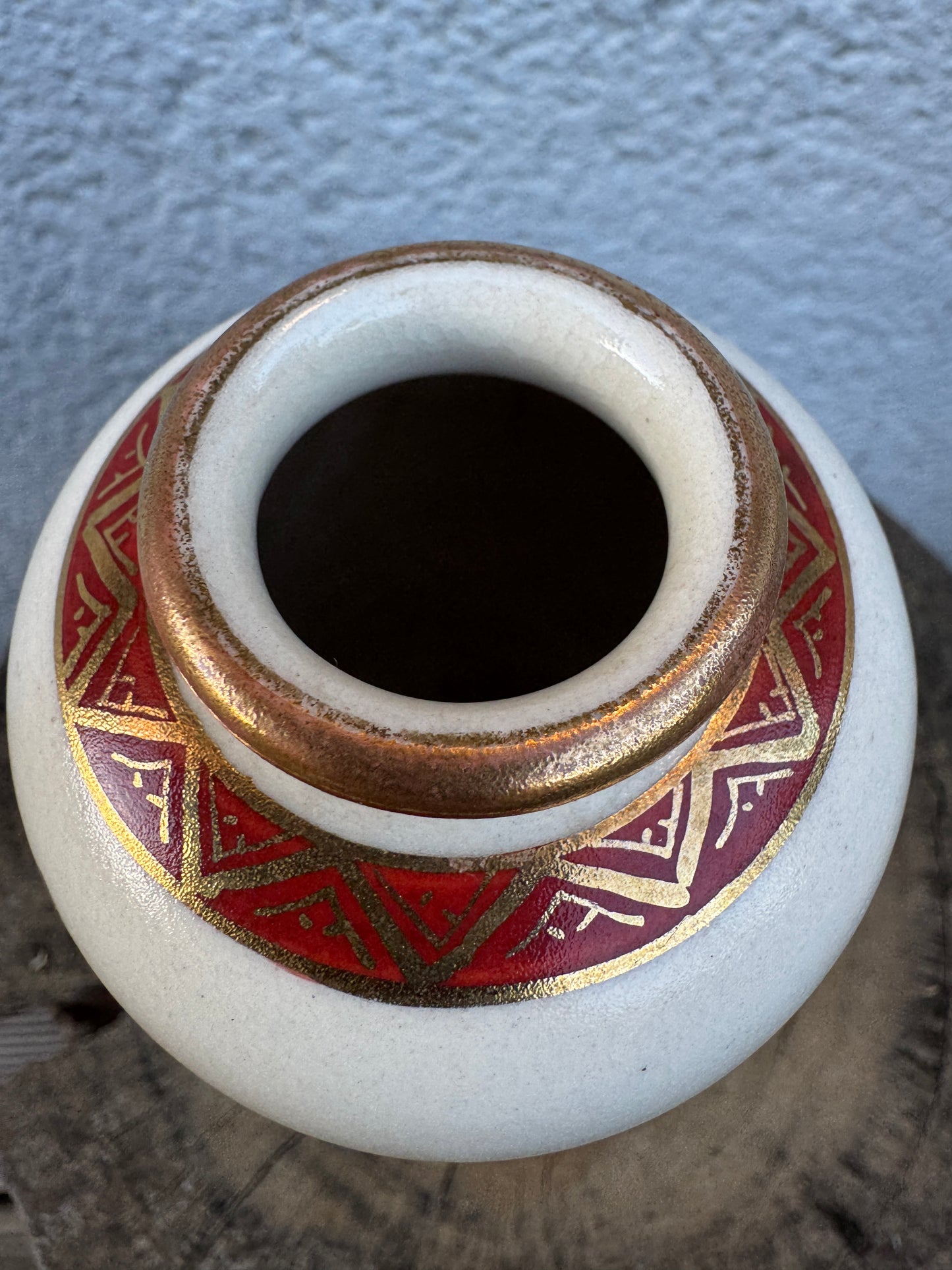 Japanese Hand-Painted Doki Vase – Landscape Scene with Gold Details – Vintage 12 cm