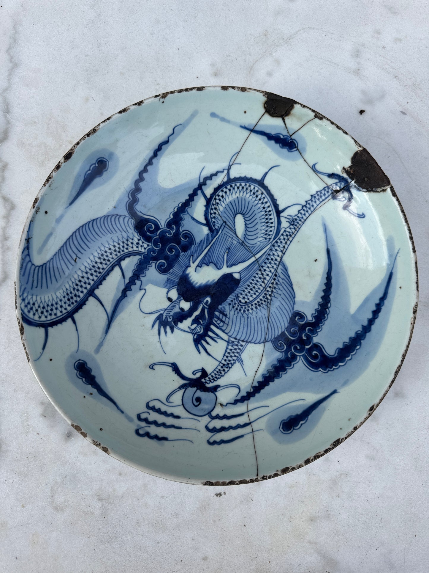 Antique Chinese Imperial Dragon Plate – 29 cm – Late Qing Dynasty – Blue and White Porcelain – Staple-Repaired