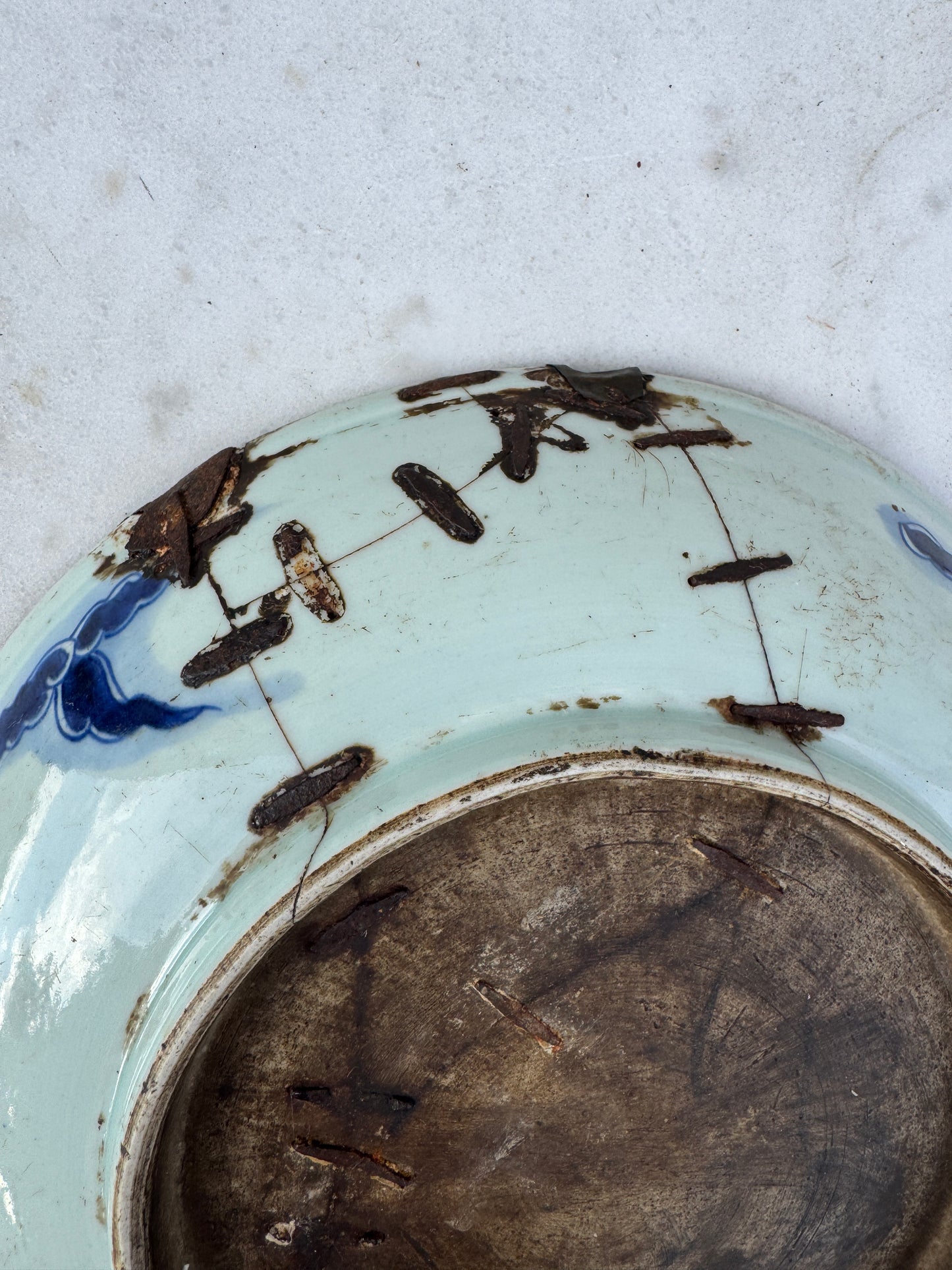 Antique Chinese Imperial Dragon Plate – 29 cm – Late Qing Dynasty – Blue and White Porcelain – Staple-Repaired
