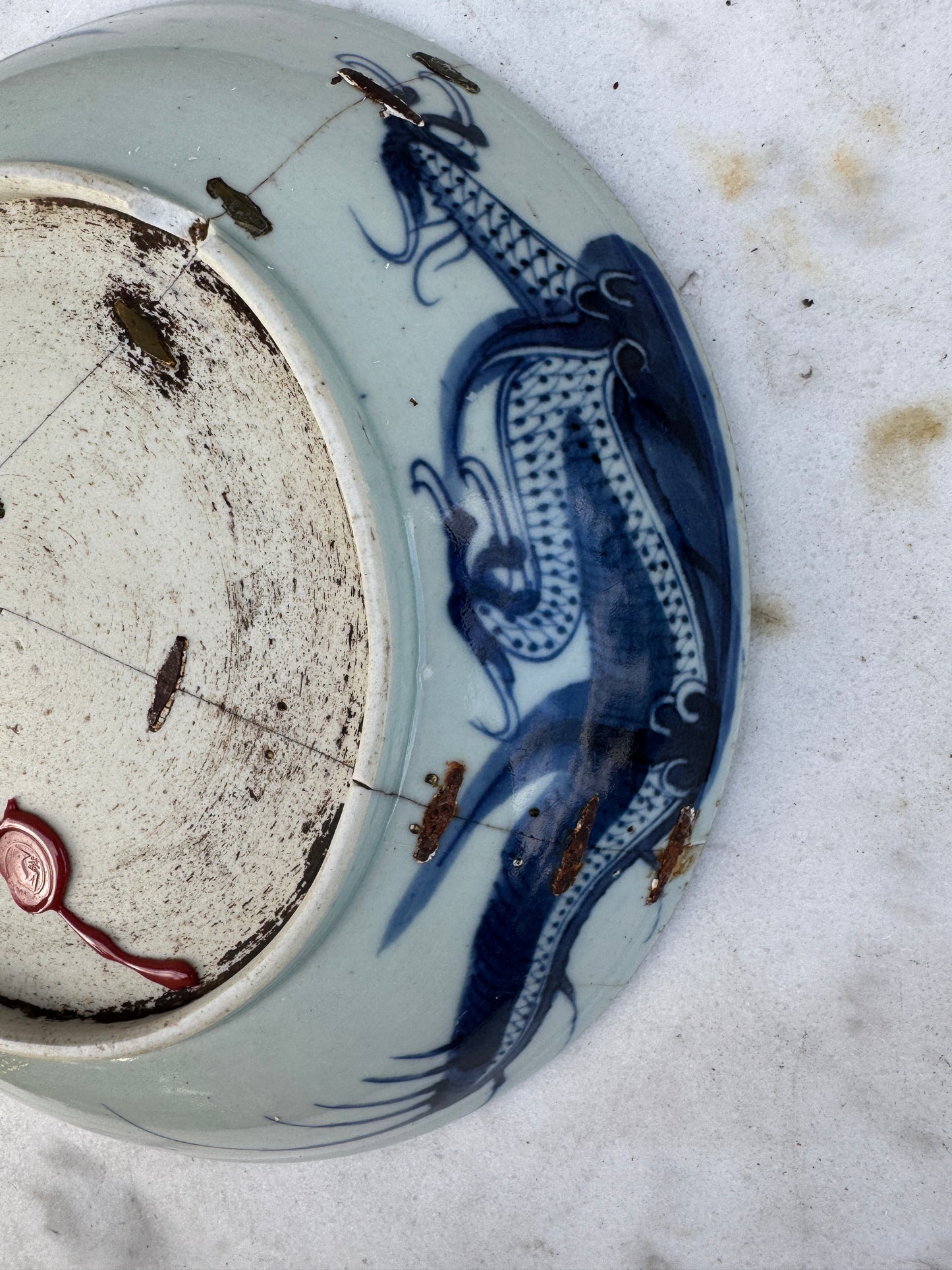 Antique Chinese Dragon Plate – Gallery Restored with Bronze Staples – Qing Dynasty Style – 27.7 cm
