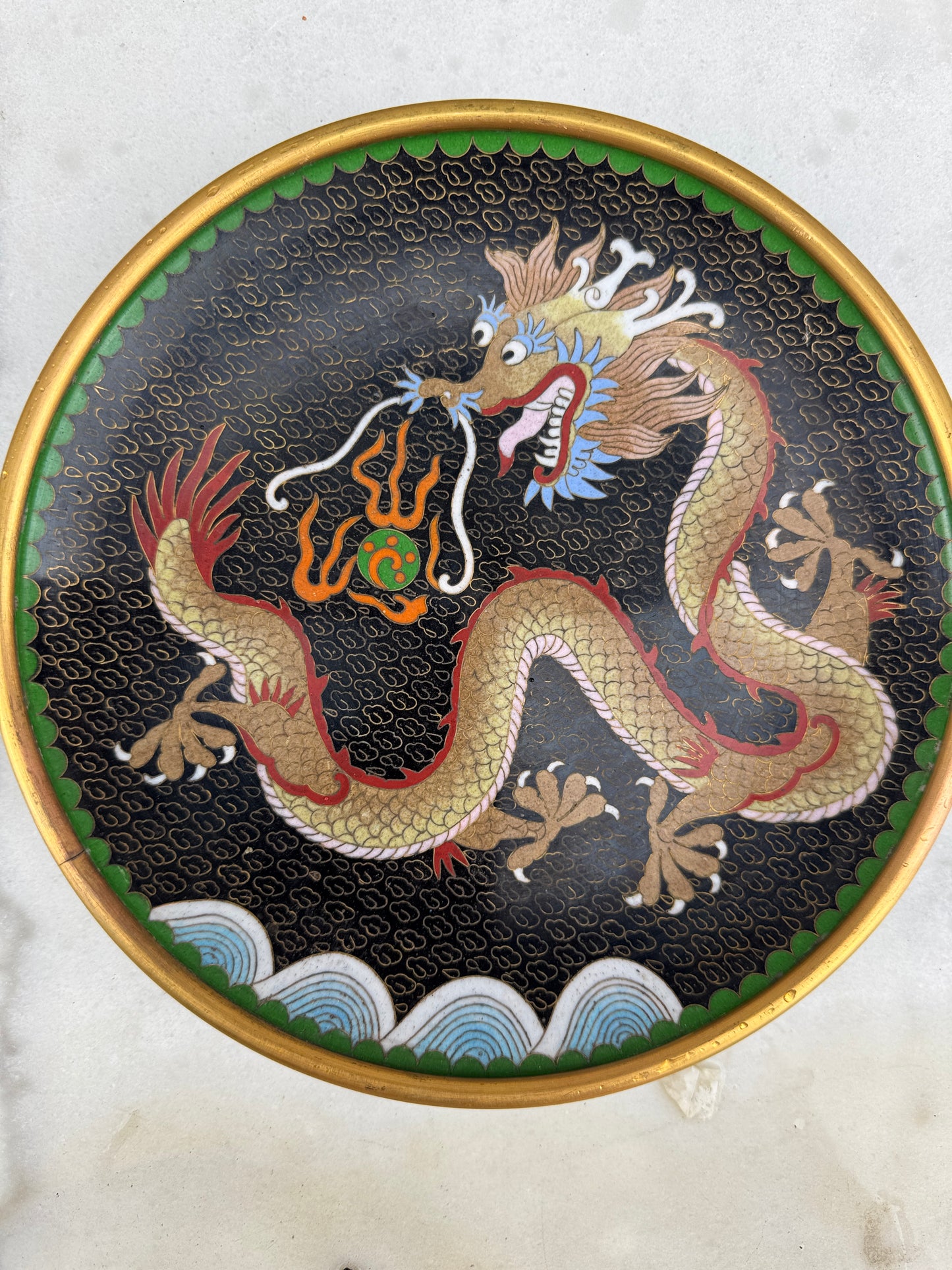 Vintage Chinese Cloisonné Plate – Imperial Dragon Design – 21 cm – Mid 20th Century