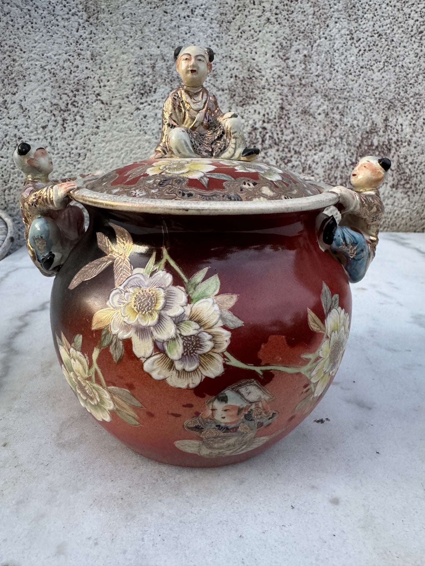 Vintage Japanese Moriage Lidded Jar – Figural Children – Hand-Painted Kutani Style Ceramic – 21 cm