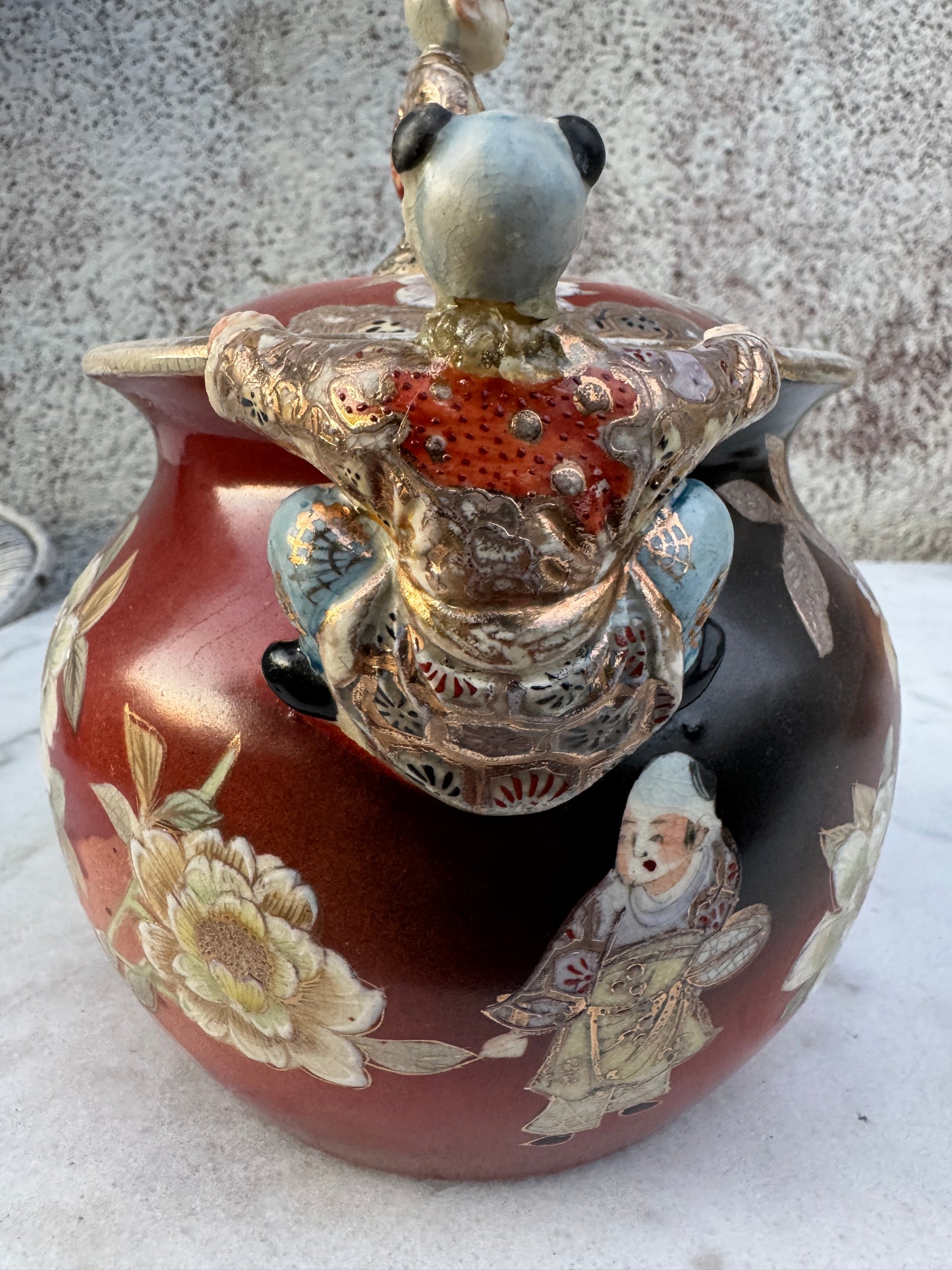 Vintage Japanese Moriage Lidded Jar – Figural Children – Hand-Painted Kutani Style Ceramic – 21 cm
