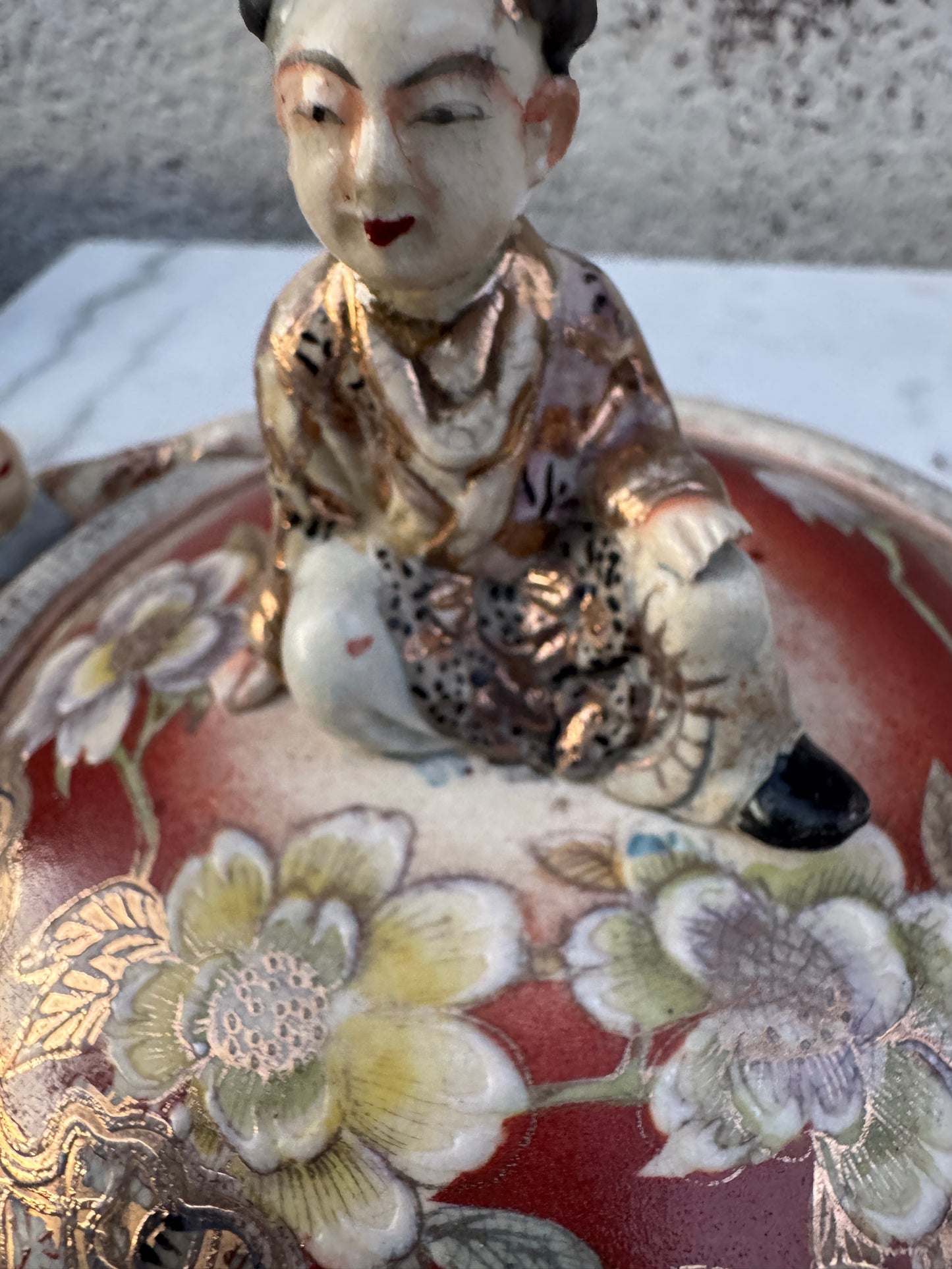 Vintage Japanese Moriage Lidded Jar – Figural Children – Hand-Painted Kutani Style Ceramic – 21 cm