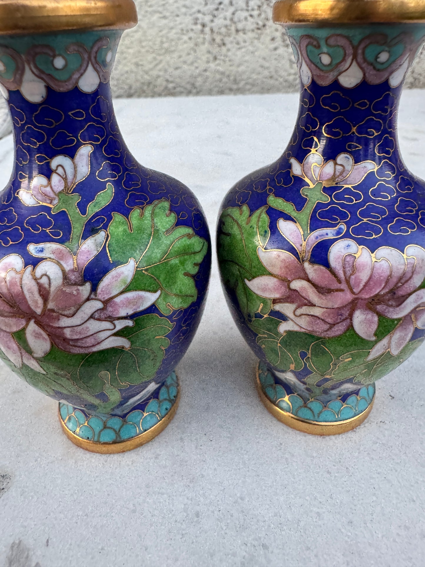 Pair of Vintage Chinese Cloisonné Vases – Floral Lotus Motif, Deep Blue Enamel, Handcrafted, 10 cm