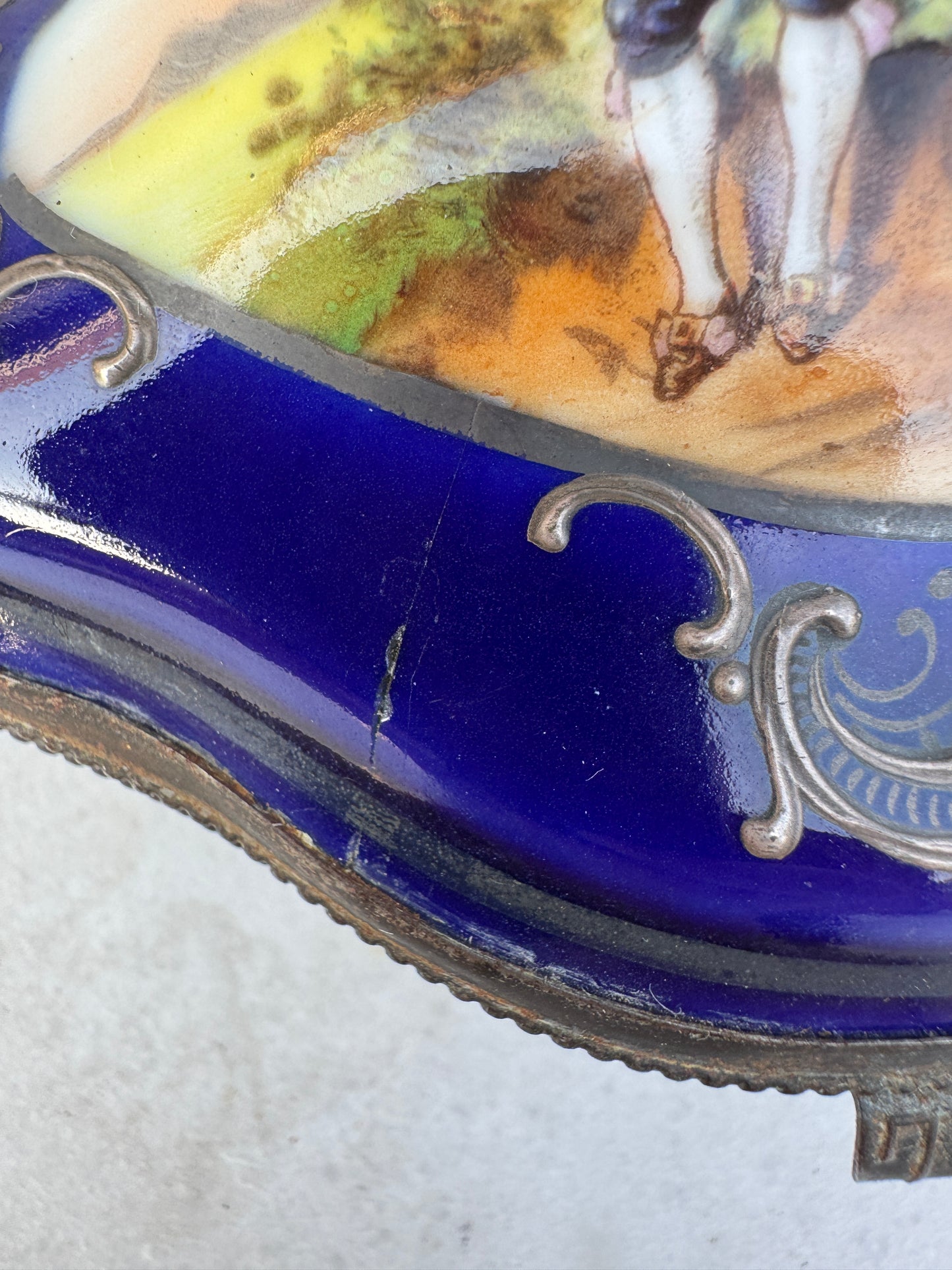Cobalt Blue Porcelain Jewelry Casket – Sèvres-Style Courting Scene – Brass Mount – ca. 1900–1930