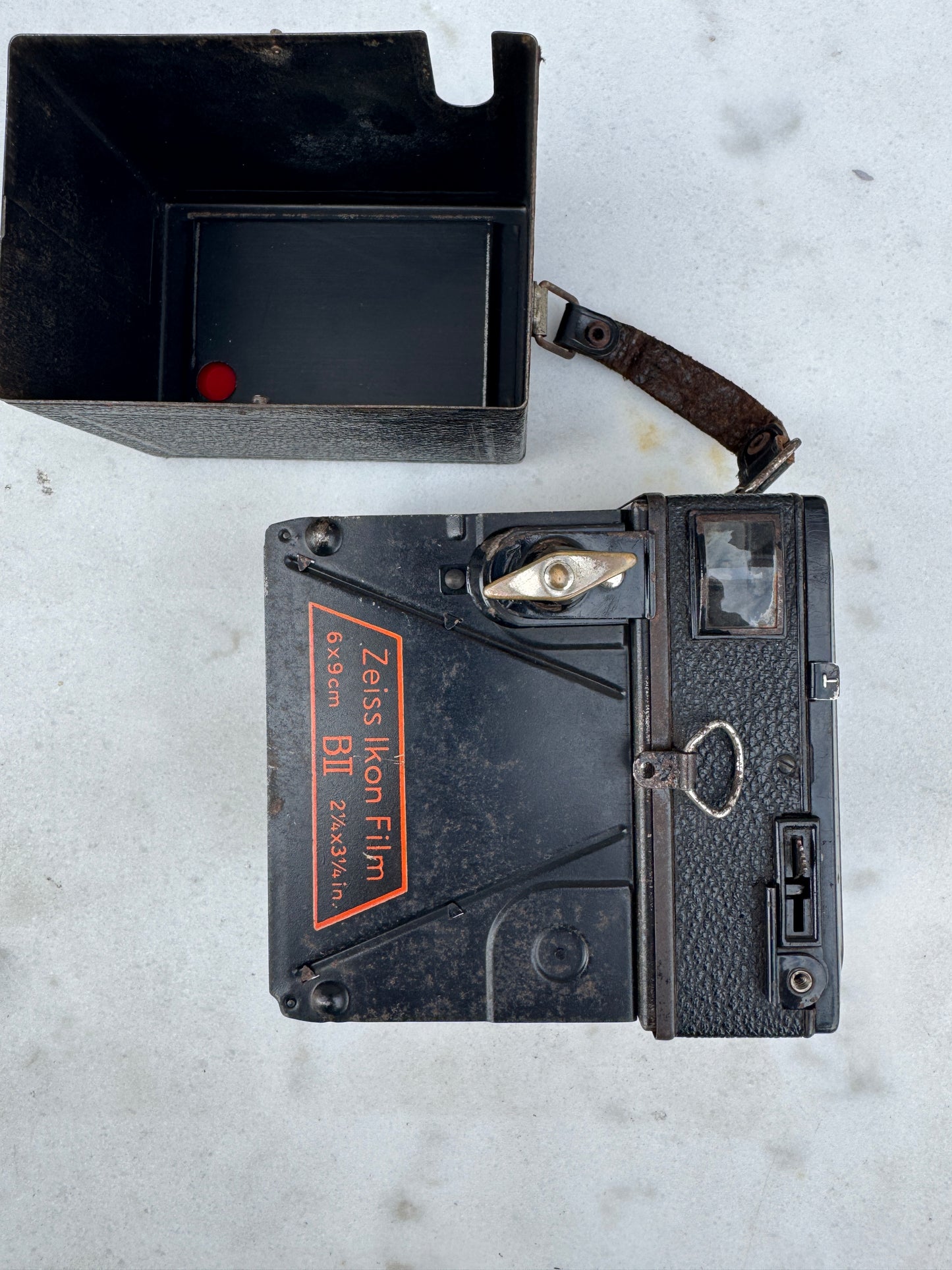 Zeiss Ikon Box-Tengor 54/2 Camera – 1930s German Medium Format with Case