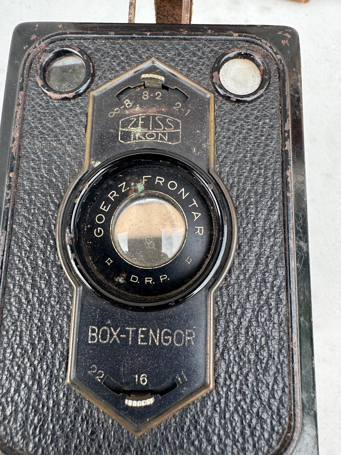 Zeiss Ikon Box-Tengor 54/2 Camera – 1930s German Medium Format with Case