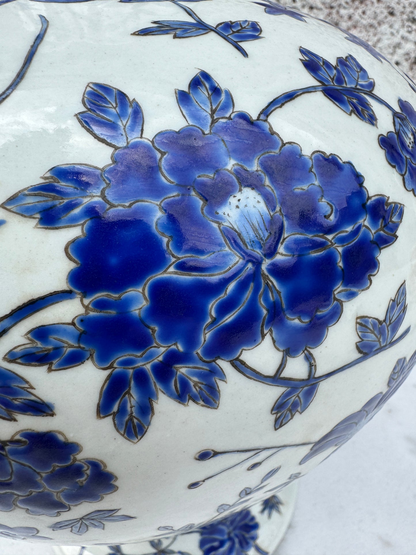 Chinese Blue and White Porcelain Vase – Enamel Decoration – 30 cm