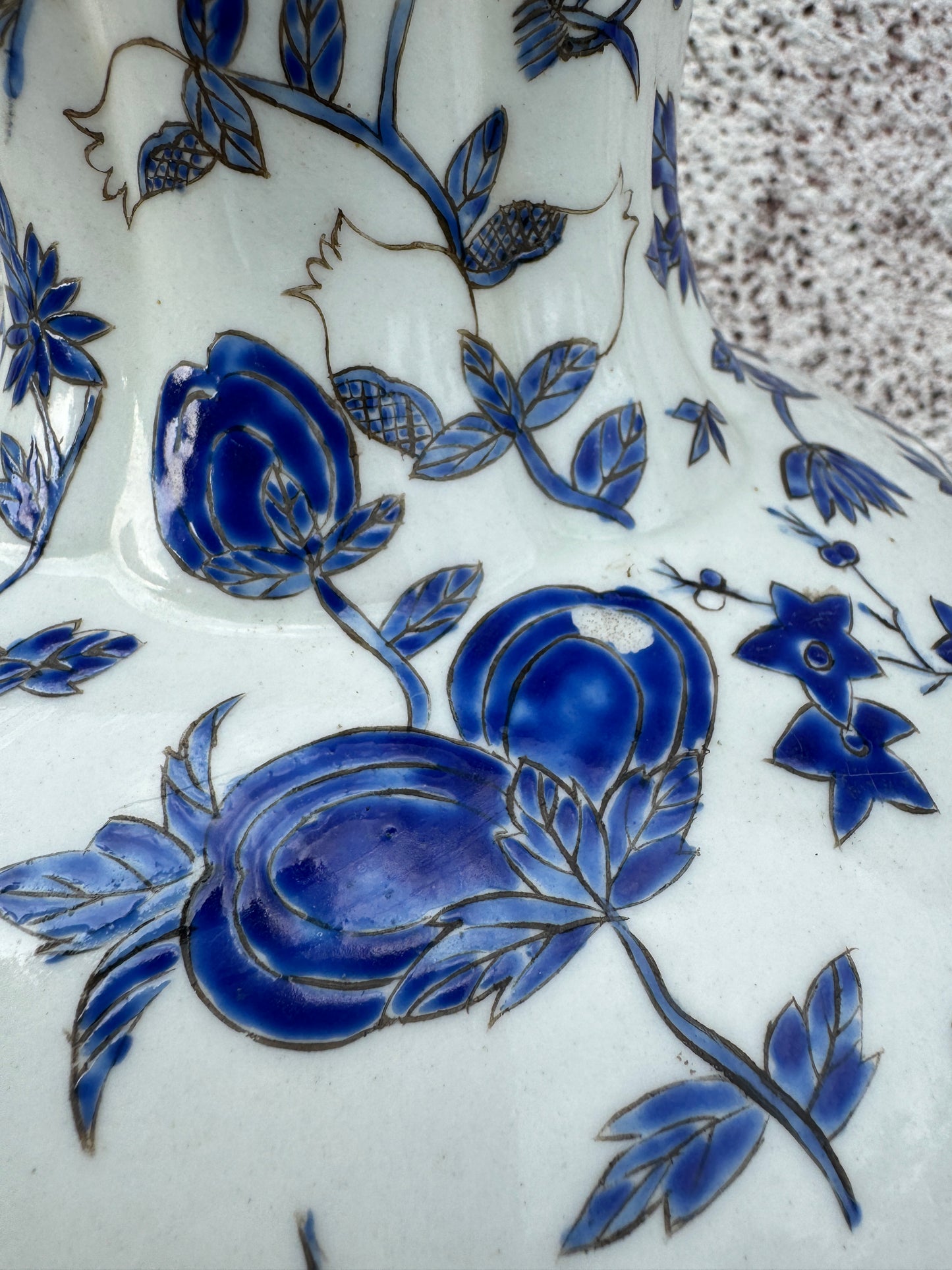 Chinese Blue and White Porcelain Vase – Enamel Decoration – 30 cm