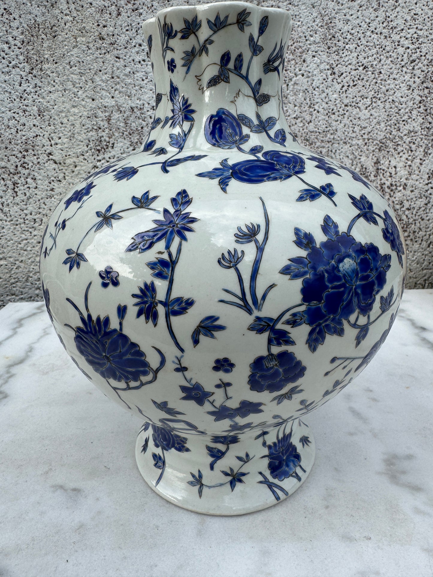 Chinese Blue and White Porcelain Vase – Enamel Decoration – 30 cm
