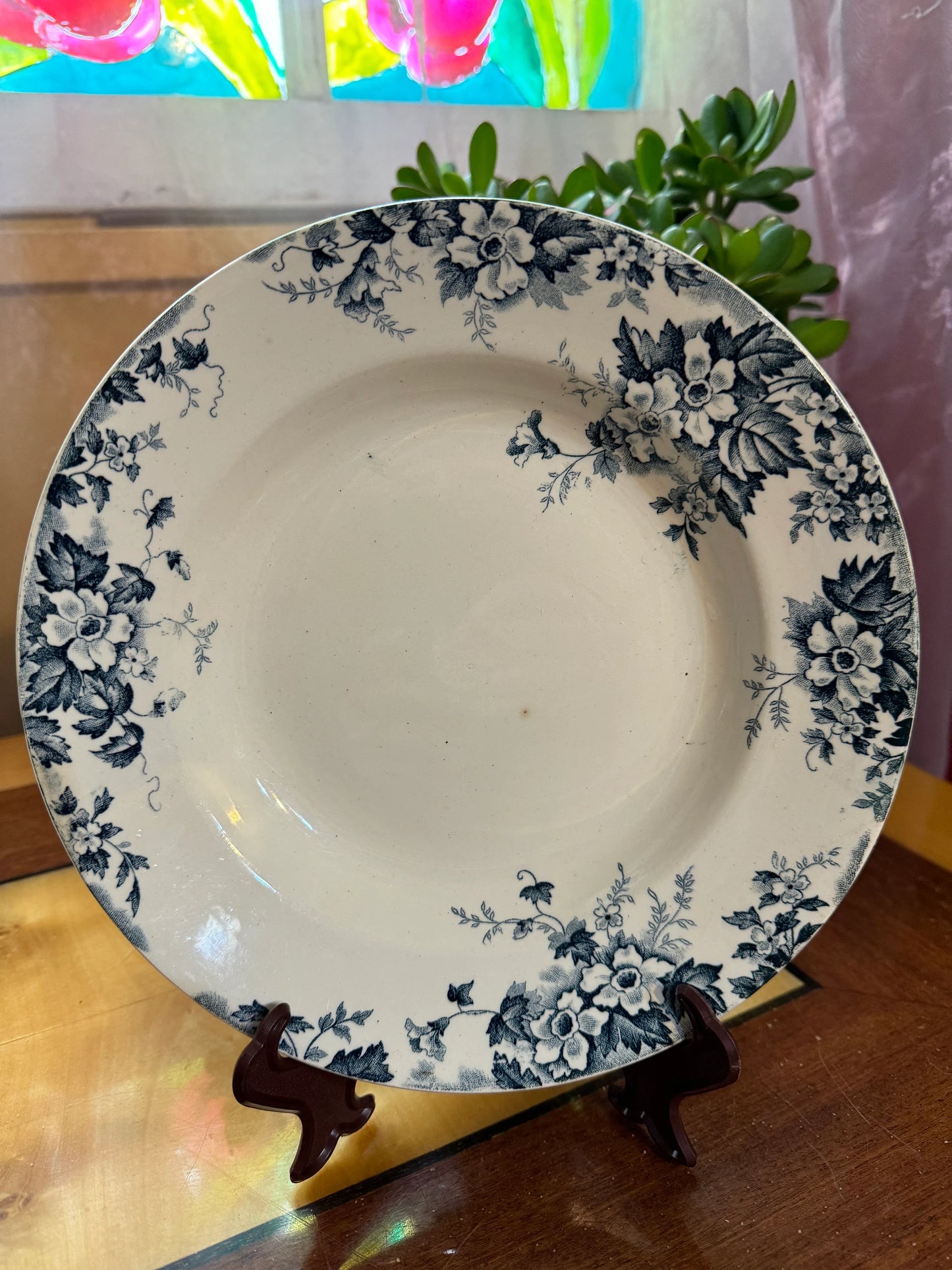 Antique French Plate - St. Amand et Hamage 'Marie-Louise' - 23 cm