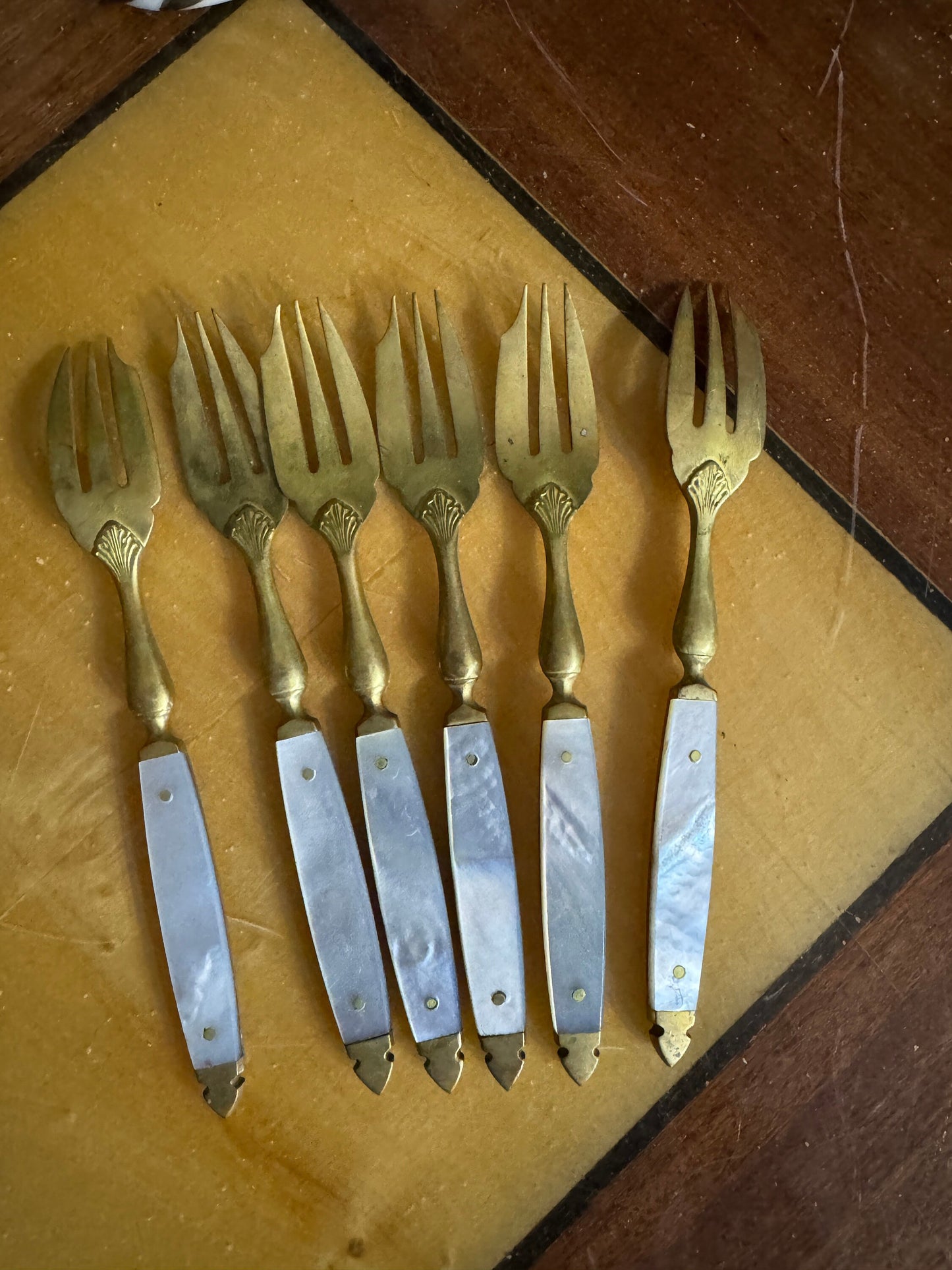 Vintage French Dessert Forks – Brass & Mother-of-Pearl Handles, Set of 6 (1940s–1960s)