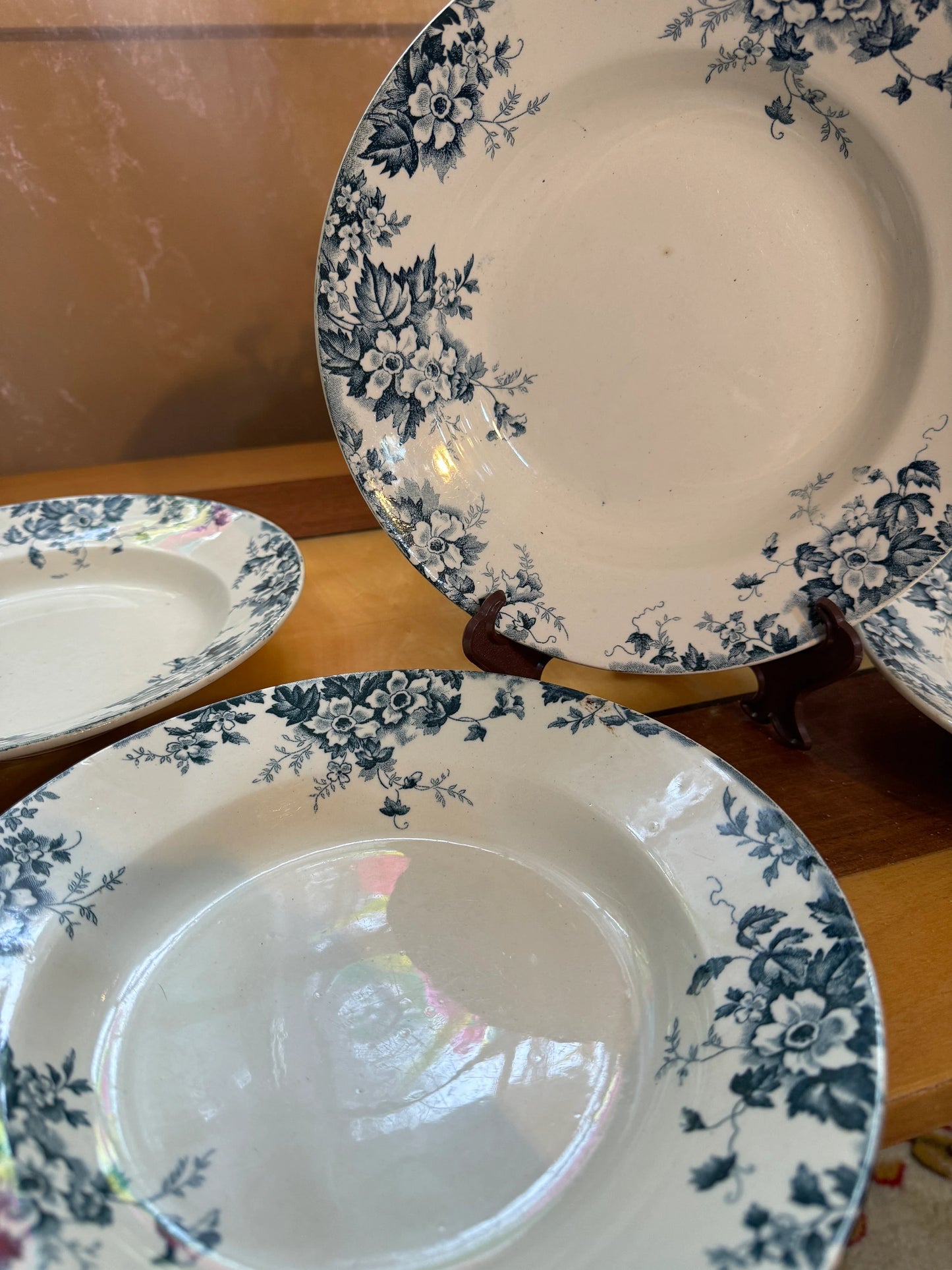 Antique French Plate - St. Amand et Hamage 'Marie-Louise' - 23 cm