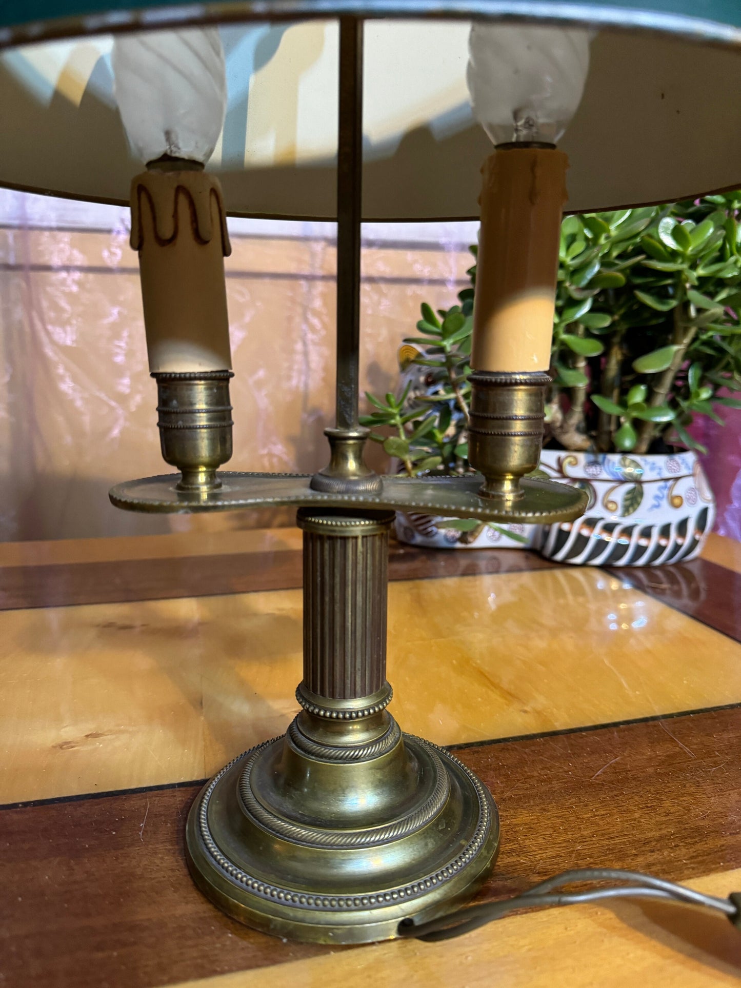 Antique French Boulotte Desk Lamp – Late 19th Century Empire Style – Green Tole Shade & Brass