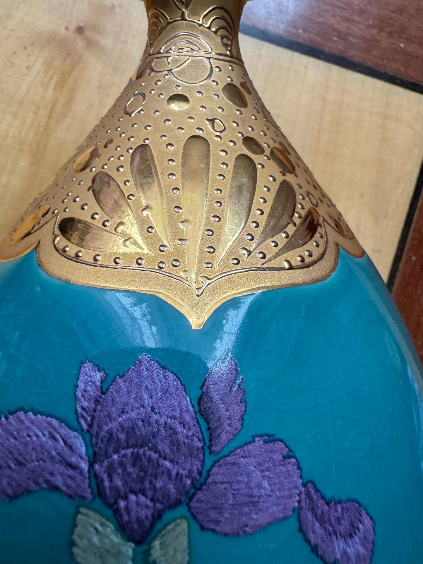 Rare TAI-HWA Vase – Underglaze Floral Painting & 24K Gold – Vintage Korean Art