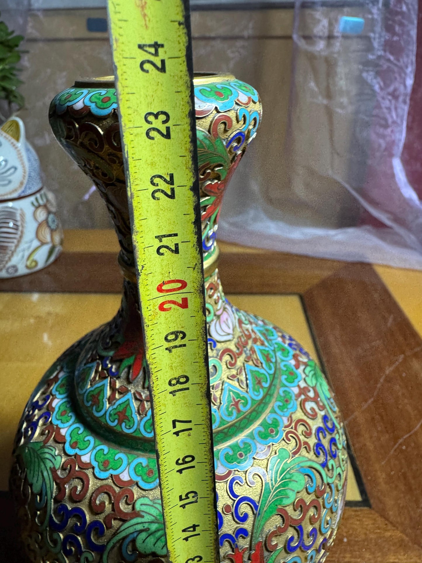 Vintage Chinese Cloisonné Vase with Wooden Stand – 23 cm – Multicolor Floral Enamel