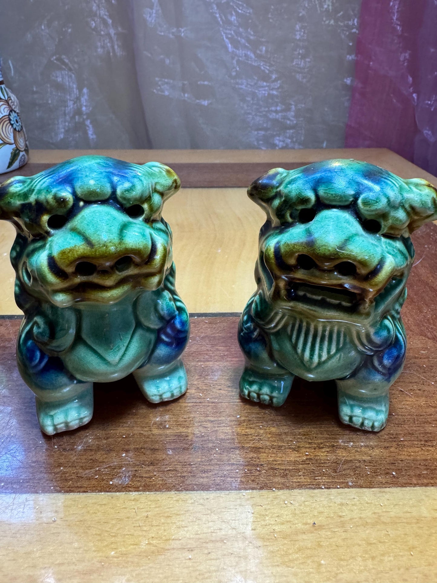 Pair of Vintage Chinese Foo Dogs – Green Glazed Ceramic Fu Lions – 9 cm Guardian Statues – Feng Shui Decor